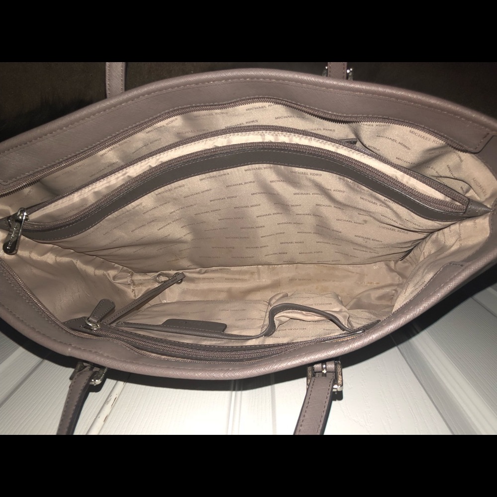 Michael Kors Tote purse - Picture 6 of 8